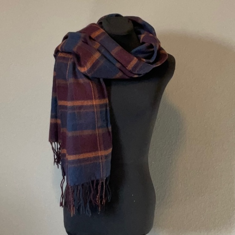 NWOT navy burgundy scarf with tassels